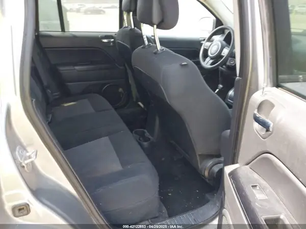 1C4NJDBB1GD566261 2016 JEEP COMPASS - Image 8
