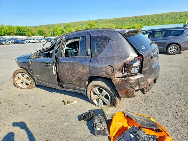 1C4NJDBB1GD572853 2016 JEEP COMPASS - Image 2