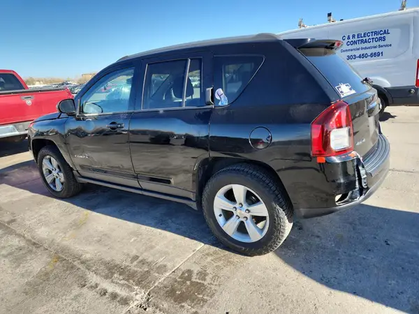 1C4NJDBB1GD617015 2016 JEEP COMPASS - Image 2