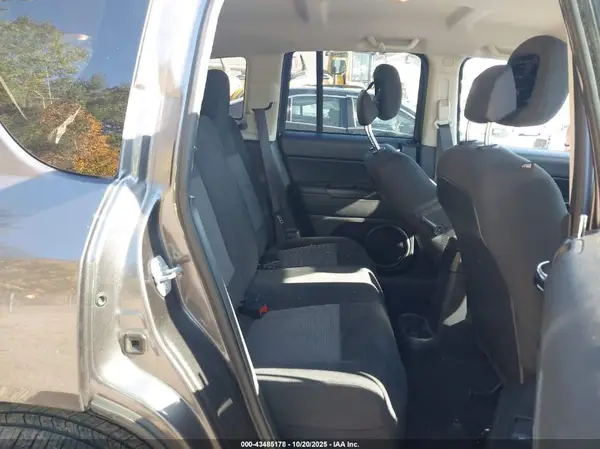 1C4NJDBB1GD626717 2016 JEEP COMPASS - Image 8