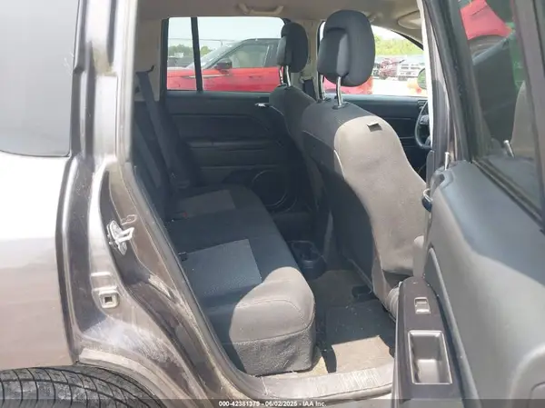 1C4NJDBB1GD713811 2016 JEEP COMPASS - Image 8