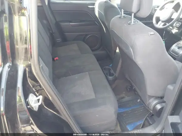 1C4NJDBB1HD106647 2017 JEEP COMPASS - Image 8