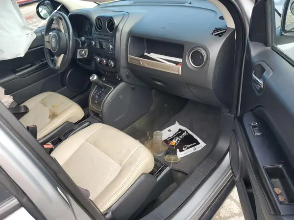 1C4NJDBB1HD112111 2017 JEEP COMPASS - Image 8
