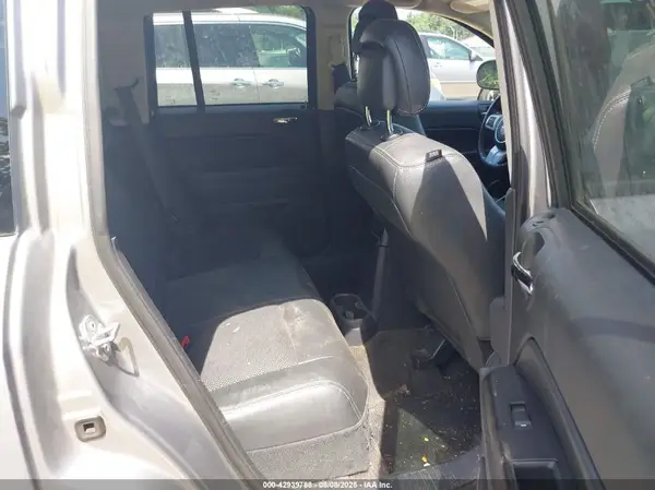 1C4NJDBB1HD130169 2017 JEEP COMPASS - Image 8