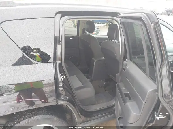 1C4NJDBB1HD142385 2017 JEEP COMPASS - Image 8