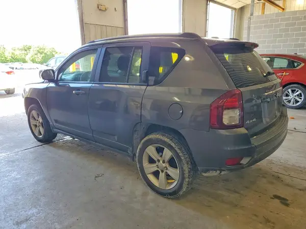 1C4NJDBB1HD142984 2017 JEEP COMPASS - Image 2