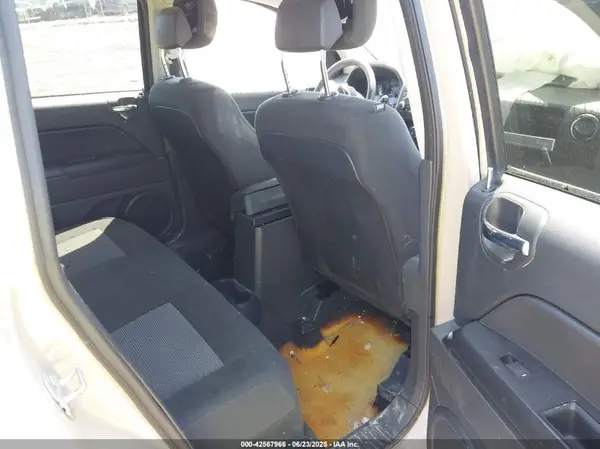 1C4NJDBB1HD177962 2017 JEEP COMPASS - Image 8