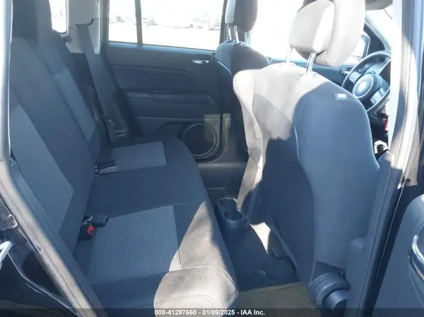 1C4NJDBB1HD212614 2017 JEEP COMPASS - Image 8
