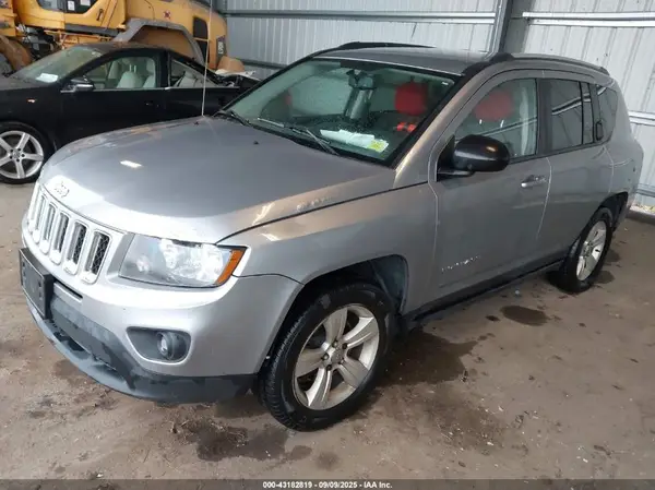 1C4NJDBB2GD518364 2016 JEEP COMPASS - Image 2