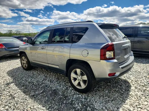 1C4NJDBB2GD571694 2016 JEEP COMPASS - Image 2