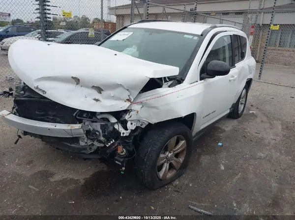 1C4NJDBB2GD610445 2016 JEEP COMPASS - Image 2