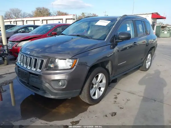 1C4NJDBB2GD614589 2016 JEEP COMPASS - Image 2