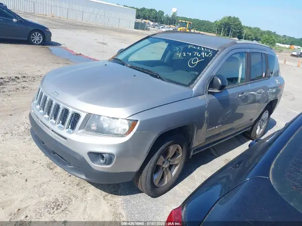 1C4NJDBB2GD662142 2016 JEEP COMPASS - Image 2