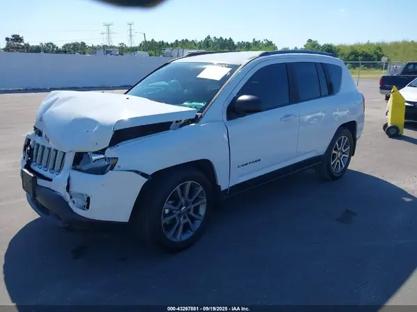 1C4NJDBB2GD674257 2016 JEEP COMPASS - Image 2