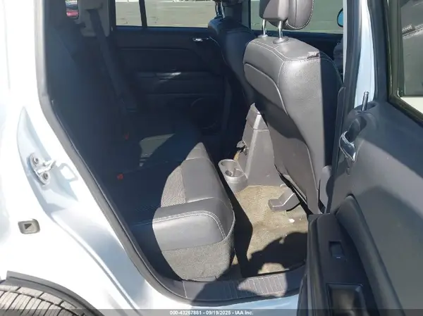 1C4NJDBB2GD674257 2016 JEEP COMPASS - Image 8
