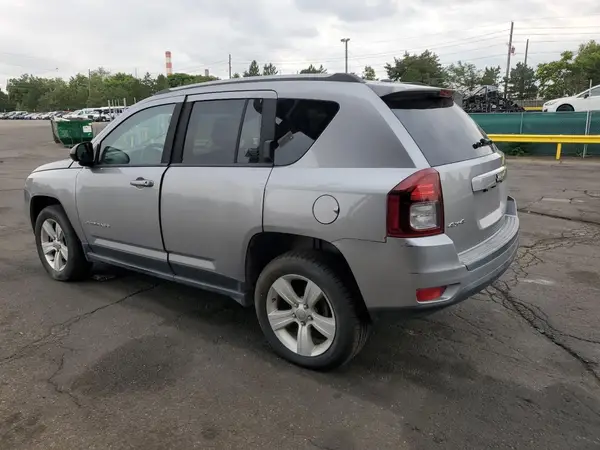 1C4NJDBB2GD778487 2016 JEEP COMPASS - Image 2