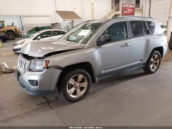1C4NJDBB2GD780028 2016 JEEP COMPASS - Image 2