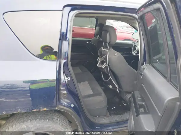 1C4NJDBB2HD105927 2017 JEEP COMPASS - Image 8