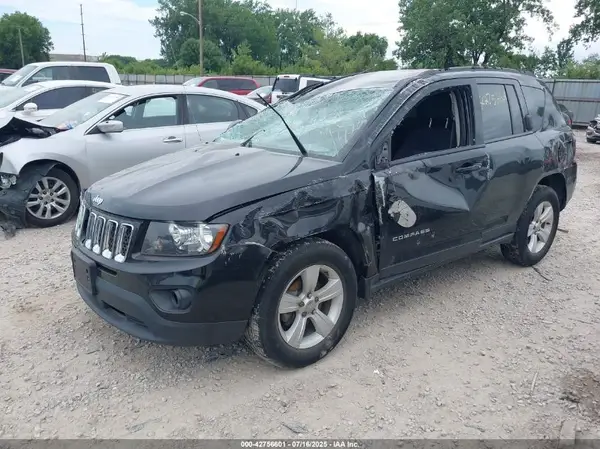 1C4NJDBB2HD167652 2017 JEEP COMPASS - Image 2