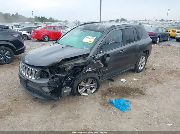 1C4NJDBB3GD632132 2016 JEEP COMPASS - Image 2