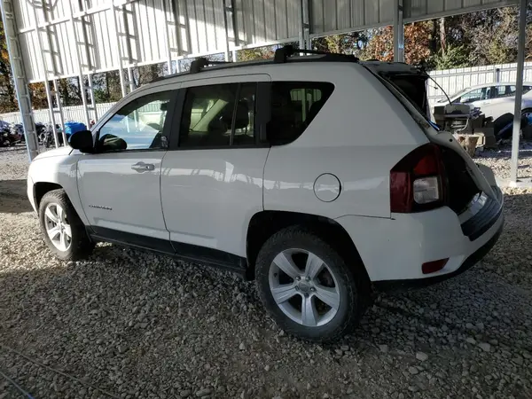 1C4NJDBB3GD686918 2016 JEEP COMPASS - Image 2