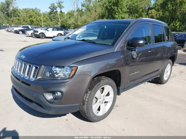 1C4NJDBB3HD144607 2017 JEEP COMPASS - Image 2