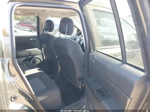 1C4NJDBB4GD506331 2016 JEEP COMPASS - Image 8