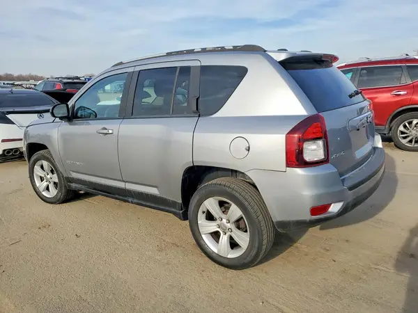1C4NJDBB4GD556727 2016 JEEP COMPASS - Image 2