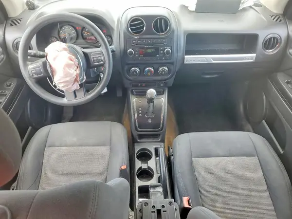 1C4NJDBB4GD618028 2016 JEEP COMPASS - Image 8