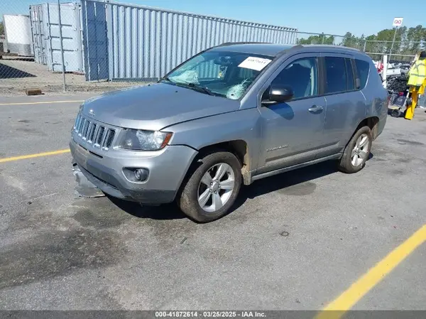 1C4NJDBB4GD637551 2016 JEEP COMPASS - Image 2