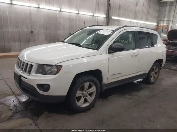 1C4NJDBB4GD637856 2016 JEEP COMPASS - Image 2
