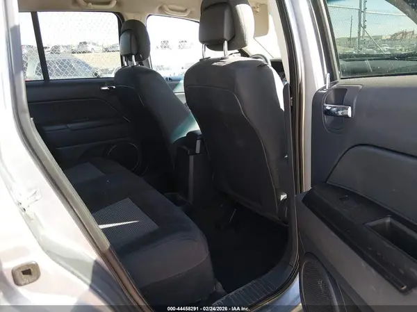 1C4NJDBB4GD756023 2016 JEEP COMPASS - Image 8
