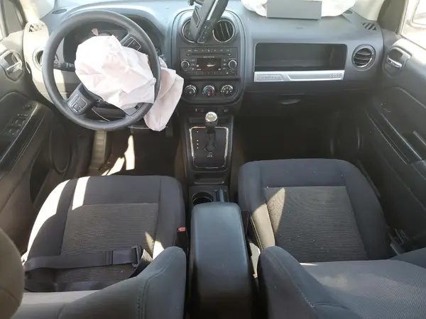 1C4NJDBB4HD144079 2017 JEEP COMPASS - Image 8