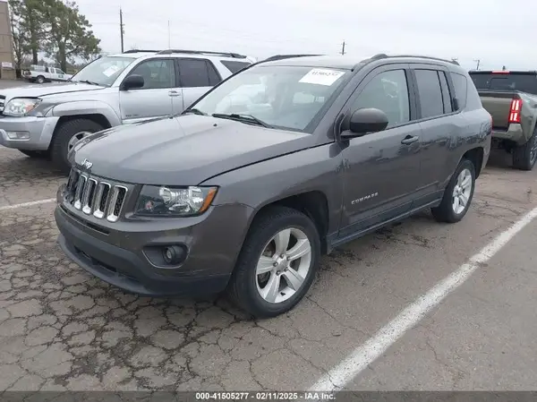 1C4NJDBB4HD154207 2017 JEEP COMPASS - Image 2