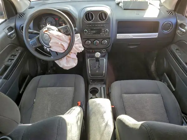 1C4NJDBB5GD556879 2016 JEEP COMPASS - Image 8