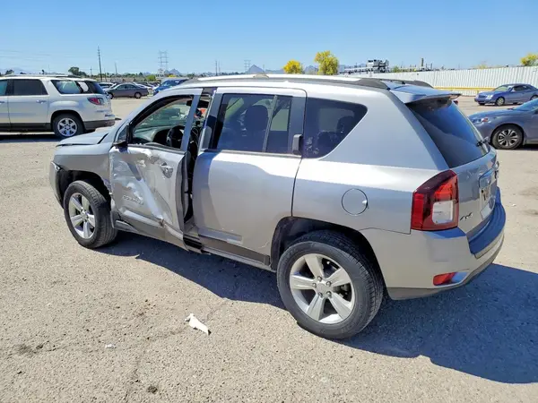 1C4NJDBB5GD566750 2016 JEEP COMPASS - Image 2