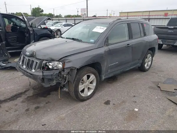 1C4NJDBB5GD779763 2016 JEEP COMPASS - Image 2