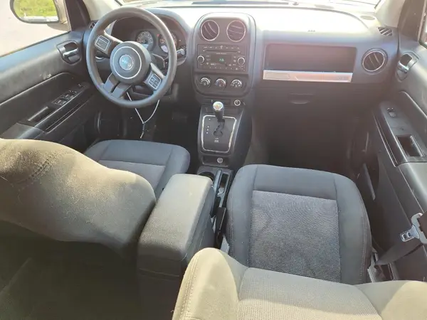 1C4NJDBB5HD138243 2017 JEEP COMPASS - Image 8