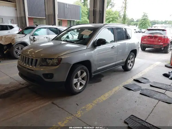 1C4NJDBB6GD566501 2016 JEEP COMPASS - Image 2