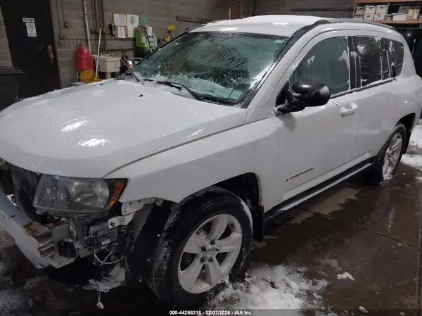 1C4NJDBB6GD631458 2016 JEEP COMPASS - Image 2
