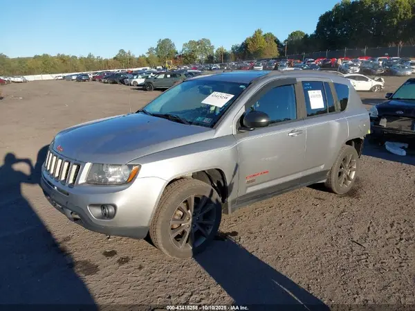 1C4NJDBB6GD697637 2016 JEEP COMPASS - Image 2