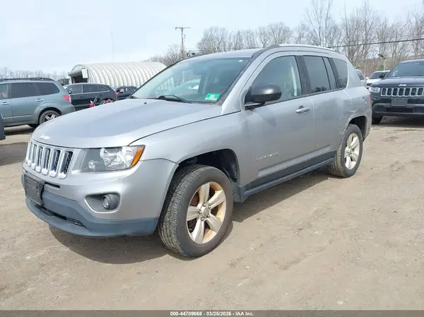 1C4NJDBB6GD718762 2016 JEEP COMPASS - Image 2