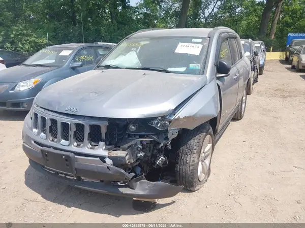 1C4NJDBB6GD756640 2016 JEEP COMPASS - Image 2