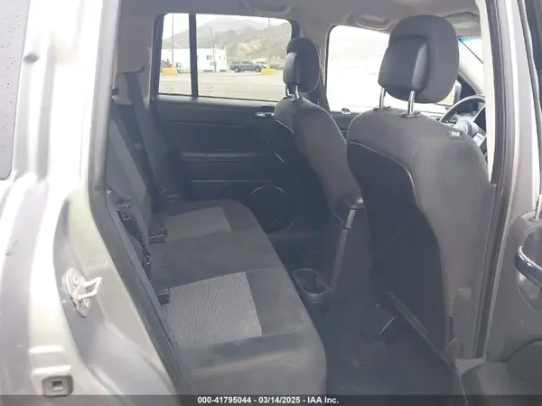 1C4NJDBB6GD781909 2016 JEEP COMPASS - Image 8