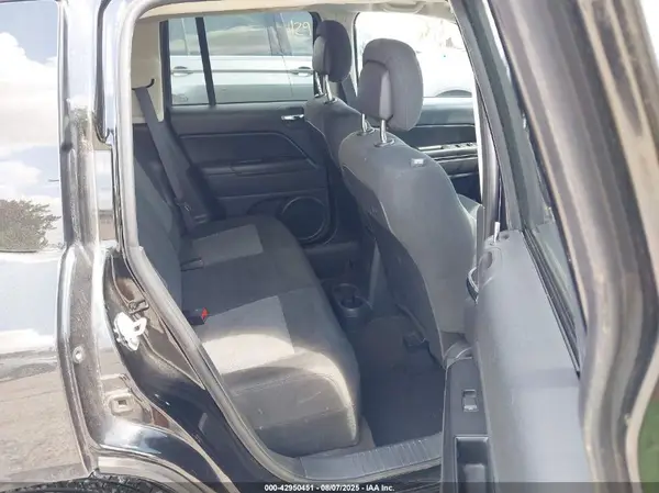 1C4NJDBB6HD142415 2017 JEEP COMPASS - Image 8