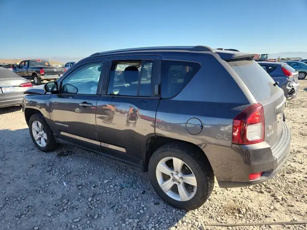 1C4NJDBB6HD173499 2017 JEEP COMPASS - Image 2