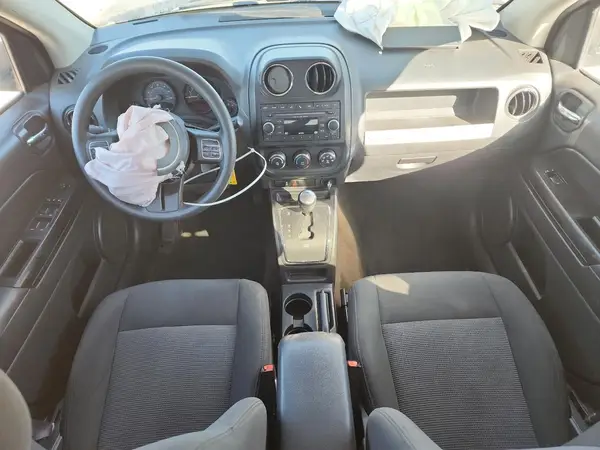 1C4NJDBB6HD173499 2017 JEEP COMPASS - Image 8