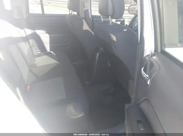 1C4NJDBB6HD190111 2017 JEEP COMPASS - Image 8