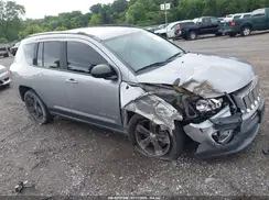 1C4NJDBB7GD501611 2016 JEEP COMPASS