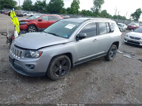 1C4NJDBB7GD501611 2016 JEEP COMPASS - Image 2